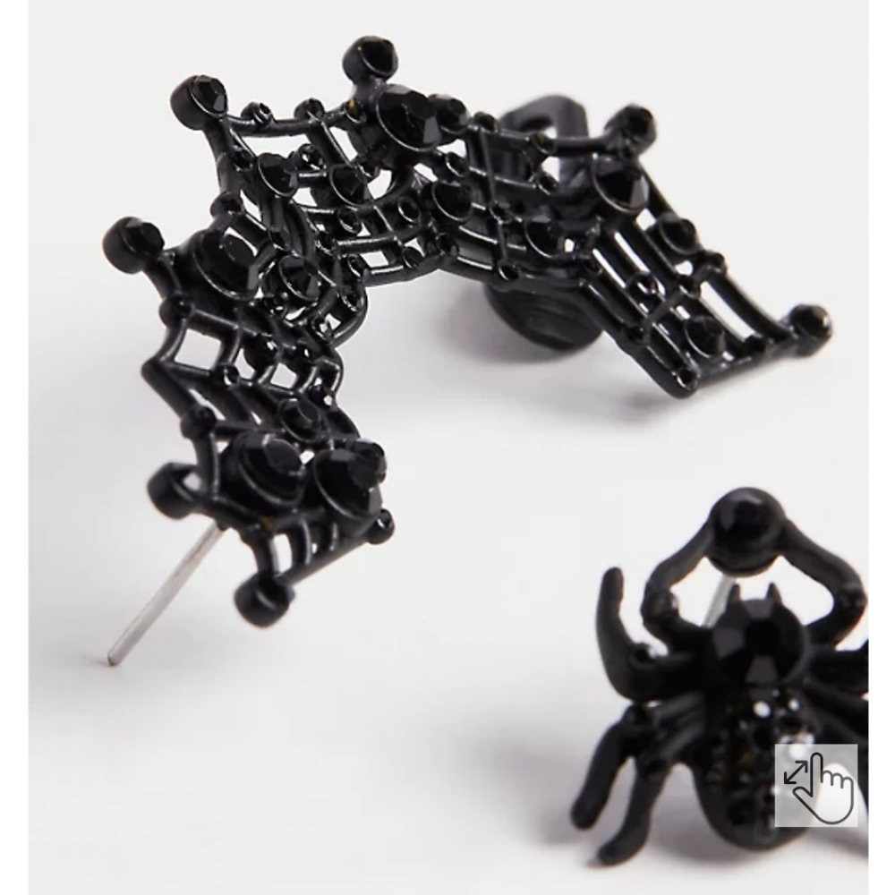 NWT Torrid web and stud ear cuff